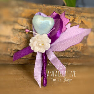 Hochzeitsanstecker lila | AnFaCreative
