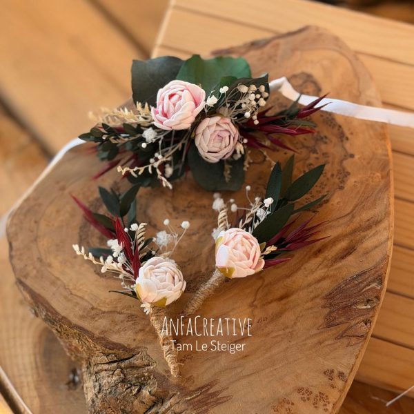 Anstecker für Hochzeitsgäste und passendes Armband im Boho Stil