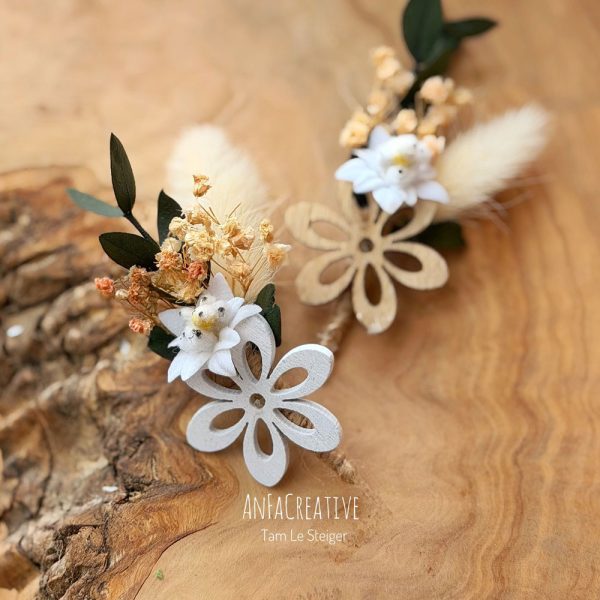 Anstecksträußchen Hochzeit mit Holzblume in Natur und Weiß