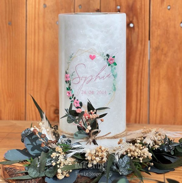 Lebenskerze Mädchen personalisiert mit 3D-Blumenkranz aus Wachs und Namen