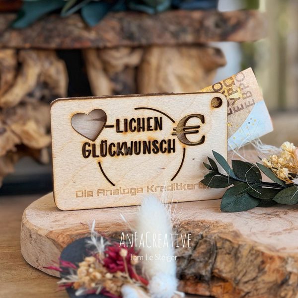 Geldgeschenk aus Holz – analoge Kreditkarte mit Geldschein und Herzlichen Glückwunsch