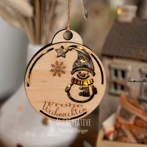 Geldgeschenk aus Holz zu Weihnachten – Schneemann mit LED